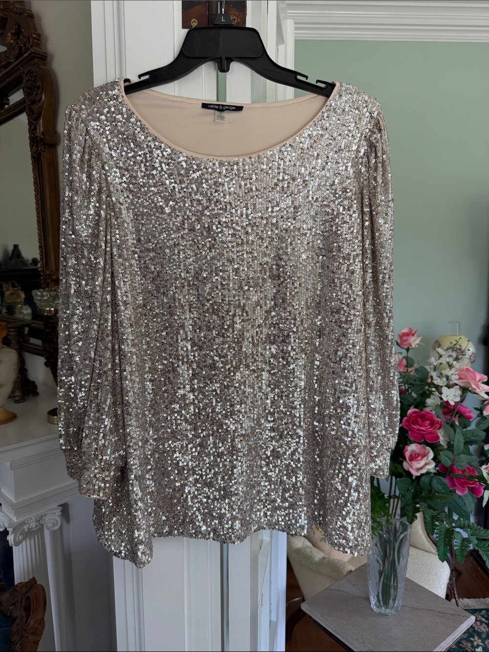 Cable & Gauge Champagne Sequin Scoop Neck Top, size 1X